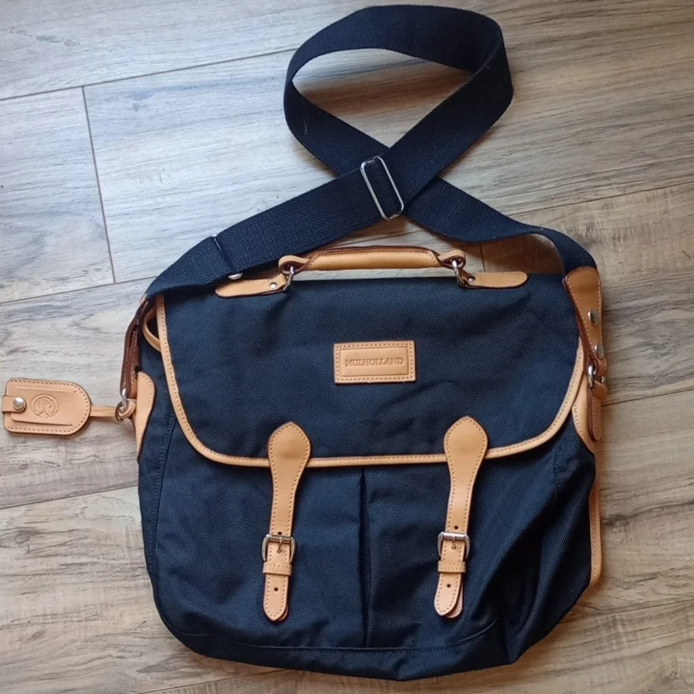 Muleholland Brother's Black and Tan Messenger Bag Multiple Pockets size L